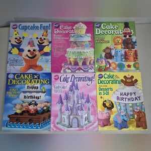 Wilton Cake Decorating Book Set